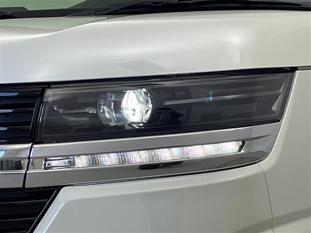 スペーシアカスタム ハイブリッドＸＳ　４ＷＤ　禁煙車　スズキコネクトナビ（ＢＴ／ＦＭ／ＡＭ／フルセグＴＶ）　全周囲カメラ　ステアリングスイッチ　ステアリングヒーター　ハーフレザーシート　シートヒーター　両側パワースライドドア（21枚目）