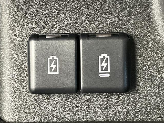 スペーシアカスタム ハイブリッドＸＳ　４ＷＤ　禁煙車　スズキコネクトナビ（ＢＴ／ＦＭ／ＡＭ／フルセグＴＶ）　全周囲カメラ　ステアリングスイッチ　ステアリングヒーター　ハーフレザーシート　シートヒーター　両側パワースライドドア（32枚目）