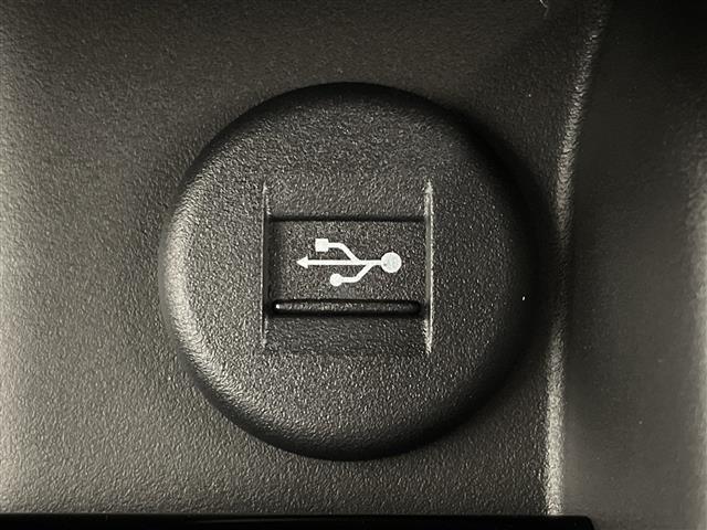 スペーシアカスタム ハイブリッドＸＳ　４ＷＤ　禁煙車　スズキコネクトナビ（ＢＴ／ＦＭ／ＡＭ／フルセグＴＶ）　全周囲カメラ　ステアリングスイッチ　ステアリングヒーター　ハーフレザーシート　シートヒーター　両側パワースライドドア（38枚目）