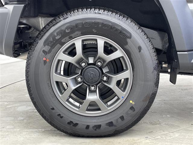 ジムニーノマド ＦＣ　４ＷＤ　ステアリングスイッチ　ヒートミラー　ヘッドライトウォッシャー　ドアバイザー　フロントフォグライト　電格ミラー　ウィンカーミラー　取扱説明書　保証書　点検記録簿（22枚目）