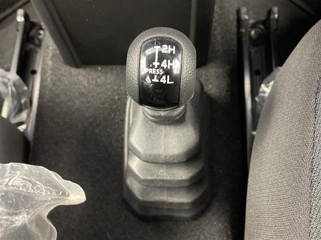 ジムニーノマド ＦＣ　４ＷＤ　ステアリングスイッチ　ヒートミラー　ヘッドライトウォッシャー　ドアバイザー　フロントフォグライト　電格ミラー　ウィンカーミラー　取扱説明書　保証書　点検記録簿（29枚目）