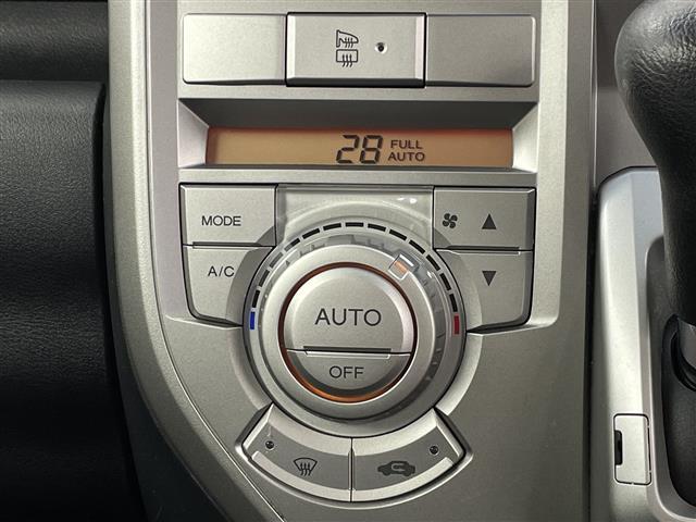 ゼストスパーク Ｗターボ　ターボ　ＡＡＣ　リモコンキー　パワーステアリング　パワーウィンドウ　ディーラーオプションメモリナビＡＭ／ＦＭ／ワンセグＴＶ　盗難防止装置　運転席＋助手席エアバッグ　純正フロアマット（8枚目）