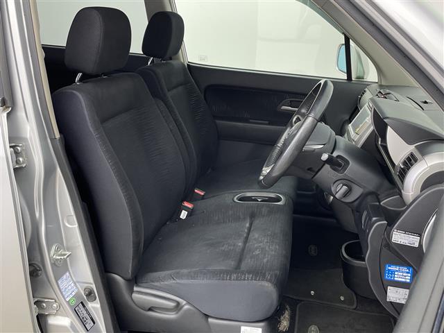 ゼストスパーク Ｗターボ　ターボ　ＡＡＣ　リモコンキー　パワーステアリング　パワーウィンドウ　ディーラーオプションメモリナビＡＭ／ＦＭ／ワンセグＴＶ　盗難防止装置　運転席＋助手席エアバッグ　純正フロアマット（9枚目）