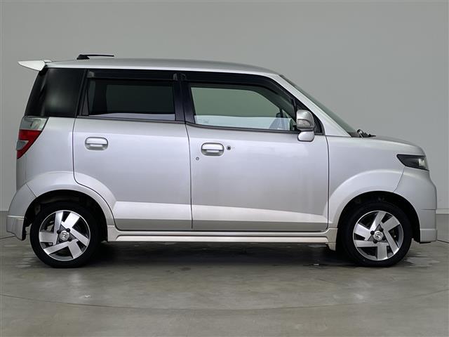 ゼストスパーク Ｗターボ　ターボ　ＡＡＣ　リモコンキー　パワーステアリング　パワーウィンドウ　ディーラーオプションメモリナビＡＭ／ＦＭ／ワンセグＴＶ　盗難防止装置　運転席＋助手席エアバッグ　純正フロアマット（19枚目）