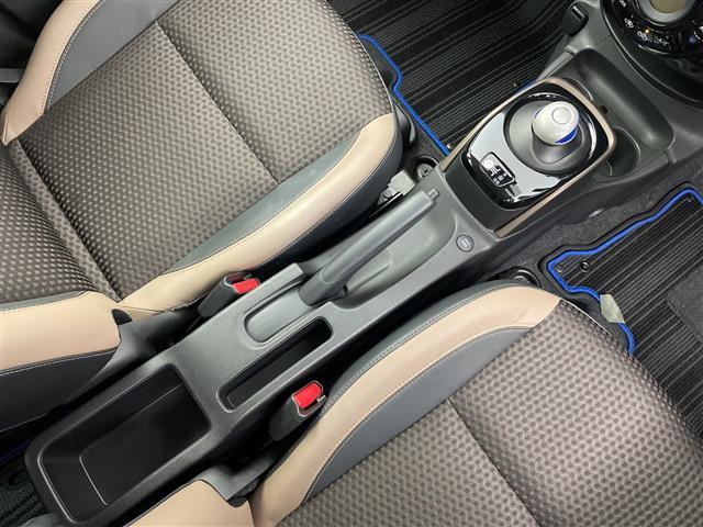 ノート ｅ－パワー　メダリスト　ＦＯＵＲ　ワンオーナー　純正ＳＤナビ　アラウンドビューモニター　フルセグ　純正ＥＴＣ　ハーフレザーシート　デジタルインナーミラー　ＬＥＤオートライト　フォグランプ　追従クルコン　レーンアシスト　コーナーセンサー（9枚目）