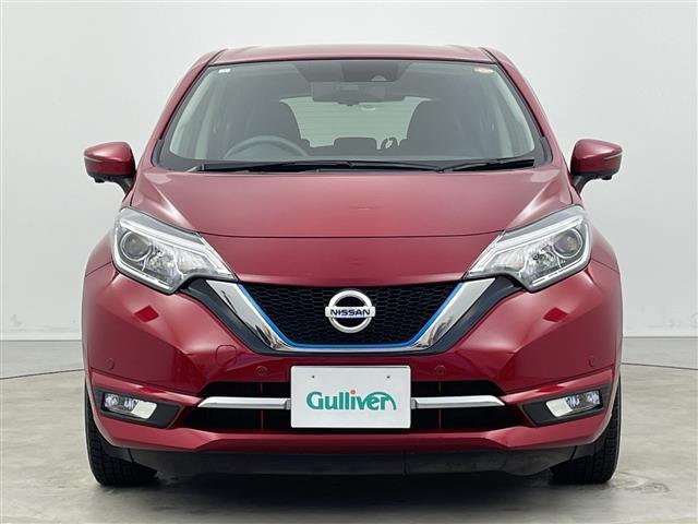 ノート ｅ－パワー　メダリスト　ＦＯＵＲ　ワンオーナー　純正ＳＤナビ　アラウンドビューモニター　フルセグ　純正ＥＴＣ　ハーフレザーシート　デジタルインナーミラー　ＬＥＤオートライト　フォグランプ　追従クルコン　レーンアシスト　コーナーセンサー（17枚目）