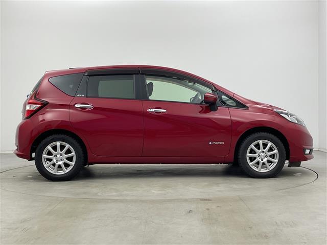 ノート ｅ－パワー　メダリスト　ＦＯＵＲ　ワンオーナー　純正ＳＤナビ　アラウンドビューモニター　フルセグ　純正ＥＴＣ　ハーフレザーシート　デジタルインナーミラー　ＬＥＤオートライト　フォグランプ　追従クルコン　レーンアシスト　コーナーセンサー（20枚目）