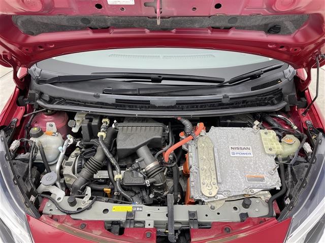 ノート ｅ－パワー　メダリスト　ＦＯＵＲ　ワンオーナー　純正ＳＤナビ　アラウンドビューモニター　フルセグ　純正ＥＴＣ　ハーフレザーシート　デジタルインナーミラー　ＬＥＤオートライト　フォグランプ　追従クルコン　レーンアシスト　コーナーセンサー（29枚目）