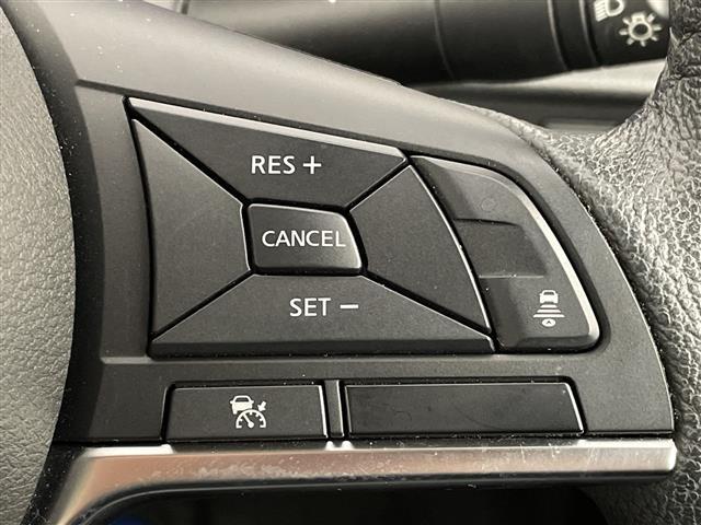 ノート ｅ－パワー　メダリスト　ＦＯＵＲ　ワンオーナー　純正ＳＤナビ　アラウンドビューモニター　フルセグ　純正ＥＴＣ　ハーフレザーシート　デジタルインナーミラー　ＬＥＤオートライト　フォグランプ　追従クルコン　レーンアシスト　コーナーセンサー（34枚目）