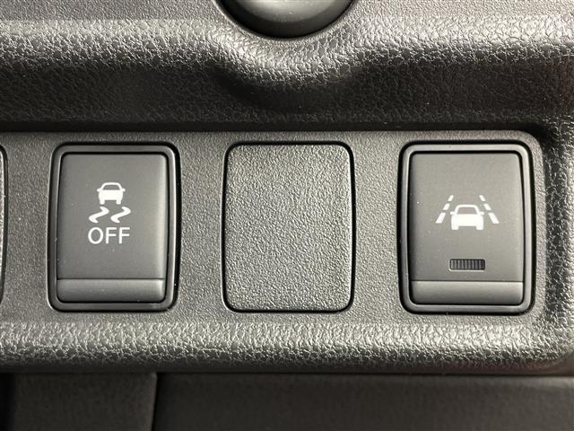 ノート ｅ－パワー　メダリスト　ＦＯＵＲ　ワンオーナー　純正ＳＤナビ　アラウンドビューモニター　フルセグ　純正ＥＴＣ　ハーフレザーシート　デジタルインナーミラー　ＬＥＤオートライト　フォグランプ　追従クルコン　レーンアシスト　コーナーセンサー（38枚目）