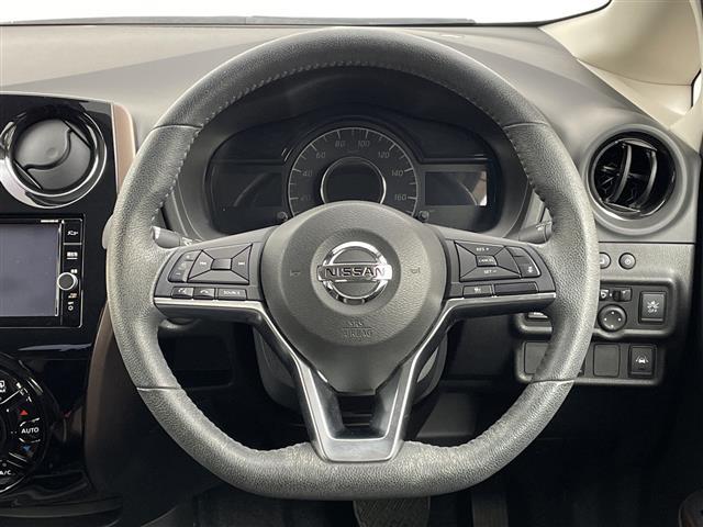 ノート ｅ－パワー　メダリスト　ＦＯＵＲ　ワンオーナー　純正ＳＤナビ　アラウンドビューモニター　フルセグ　純正ＥＴＣ　ハーフレザーシート　デジタルインナーミラー　ＬＥＤオートライト　フォグランプ　追従クルコン　レーンアシスト　コーナーセンサー（42枚目）