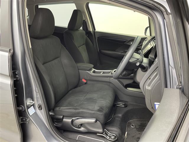 シャトル ハイブリッド　ホンダセンシング　ホンダセンシング／衝突軽減ブレーキ／レーダークルーズコントロール／レーンキープアシスト／純正ディーラーＯＰナビ／バックカメラ／ビルトインＥＴＣ／プッシュスタート／社外１５インチアルミホイール（9枚目）