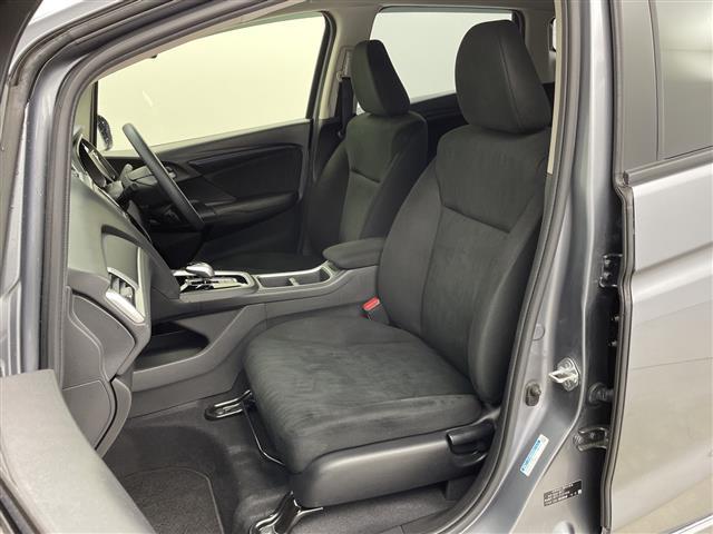 シャトル ハイブリッド　ホンダセンシング　ホンダセンシング／衝突軽減ブレーキ／レーダークルーズコントロール／レーンキープアシスト／純正ディーラーＯＰナビ／バックカメラ／ビルトインＥＴＣ／プッシュスタート／社外１５インチアルミホイール（10枚目）