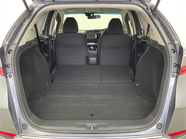 シャトル ハイブリッド　ホンダセンシング　ホンダセンシング／衝突軽減ブレーキ／レーダークルーズコントロール／レーンキープアシスト／純正ディーラーＯＰナビ／バックカメラ／ビルトインＥＴＣ／プッシュスタート／社外１５インチアルミホイール（41枚目）