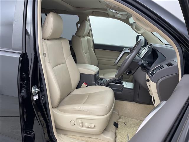 ランドクルーザープラド TX Lパッケージ マットブラックエディション プリクラッシュセーフティ/レーダークルーズコントロール/レーンディパーチャーアラート/パーキングサポートブレーキ/ロードサインアシスト/サンルーフ/ベージュ革シート/エアシート/シートヒーター(10枚目)