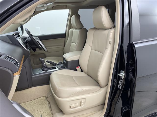 ランドクルーザープラド TX Lパッケージ マットブラックエディション プリクラッシュセーフティ/レーダークルーズコントロール/レーンディパーチャーアラート/パーキングサポートブレーキ/ロードサインアシスト/サンルーフ/ベージュ革シート/エアシート/シートヒーター(11枚目)