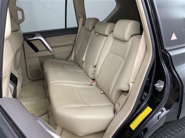 ランドクルーザープラド TX Lパッケージ マットブラックエディション プリクラッシュセーフティ/レーダークルーズコントロール/レーンディパーチャーアラート/パーキングサポートブレーキ/ロードサインアシスト/サンルーフ/ベージュ革シート/エアシート/シートヒーター(13枚目)