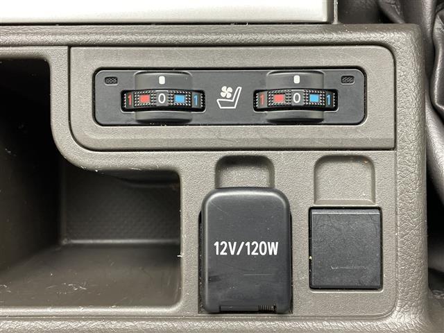 ランドクルーザープラド TX Lパッケージ マットブラックエディション プリクラッシュセーフティ/レーダークルーズコントロール/レーンディパーチャーアラート/パーキングサポートブレーキ/ロードサインアシスト/サンルーフ/ベージュ革シート/エアシート/シートヒーター(41枚目)