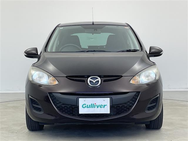 デミオ １３－スカイアクティブ　ステアリングスイッチ☆ハンドブレーキ☆カードホルダー☆純正ドアバイザー☆リモコンキー☆スペアキー☆アイドリングストップ☆純正メモリナビ☆ワンセグ☆フルフラットシート☆純正フロアマット（15枚目）