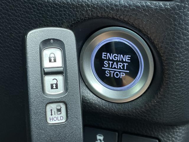 N-BOXカスタム G・Lホンダセンシング ホンダセンシング/衝突軽減ブレーキ/レーダークルーズコントロール/レーンキープアシスト/純正ディーラーOPナビ/フルセグTV/バックカメラ/Bluetooth/DVD再生機能(7枚目)