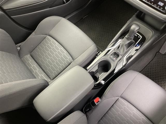 カローラスポーツ ハイブリッドG プリクラッシュセーフティ/レーダークルーズコントロール/レーンキープアシスト/ブラインドスポットモニター/パーキングサポートブレーキ/リアクロストラフィックアラート/ロードサインアシスト(9枚目)