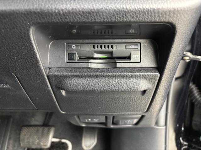 ヴォクシー ハイブリッドＺＳ　煌ＩＩ　社外９インチナビ（ＭＤＪ－Ｍ９０６ＨＤＬ）フルセグＴＶ　ＦＭ／ＡＭ／ＢＴ／ＣＤ／ＤＶＤバックカメラ　ＥＴＣ　ドライブレコーダー（ＤＲＶ－ＭＲ７４０）　シートヒーター　両側パワースライドドアスマートキー（26枚目）