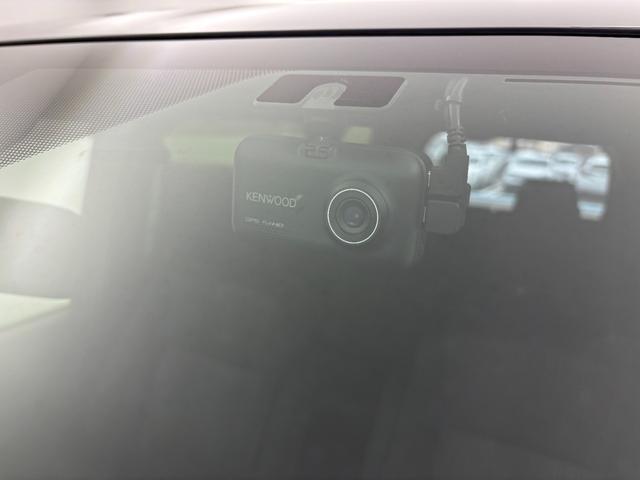 ヴォクシー ハイブリッドＺＳ　煌ＩＩ　社外９インチナビ（ＭＤＪ－Ｍ９０６ＨＤＬ）フルセグＴＶ　ＦＭ／ＡＭ／ＢＴ／ＣＤ／ＤＶＤバックカメラ　ＥＴＣ　ドライブレコーダー（ＤＲＶ－ＭＲ７４０）　シートヒーター　両側パワースライドドアスマートキー（29枚目）