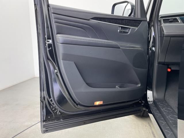 デリカＤ：５ シャモニー　登録済未使用車　バックカメラ　ハーフレザーシート　パワーシート　シートヒーター　ハンドルヒーター　衝突被害軽減システム　レーダークルーズコントロール　横滑り防止装置　ブラインドスポットモニター　ＬＥＤ（42枚目）