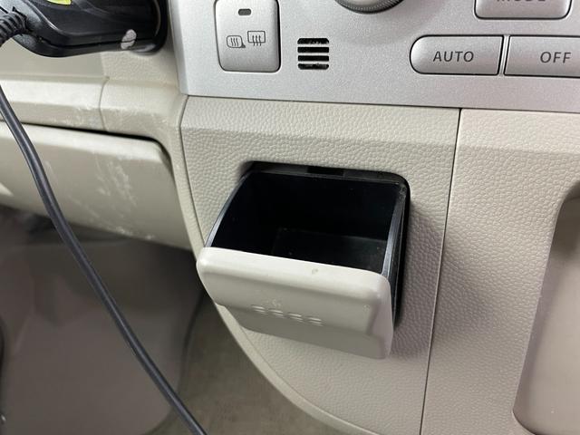 ＮＶ１００クリッパーリオ Ｅ　４ＷＤ　ポータブルナビ　ワンセグＴＶ　ＡＭ／ＦＭ／ＣＤ／ＵＳＢ／ＡＵＸプレイヤー　純正ＡＷ付きサマータイヤ積込　片側パワースライドドア　シートヒーター　社外１３インチＡＷ　リモコンキー　スペアキー有（21枚目）