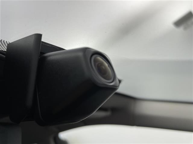 レヴォーグ ＳＴＩスポーツ　ＥＸ　４ＷＤ　純正ナビ　フルセグＴＶ　バック／フロント／サイドカメラ　プリクラッシュブレーキ　追従機能付クルーズコントロール　レーンキープアシスト　オートＬＥＤヘッドライト　フォグランプ　クリアランスソナー（2枚目）