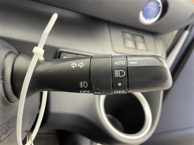 シエンタ ハイブリッド　ファンベースＧ　１オーナー　純正９型ナビ　フルセグＴＶ　ｂｌｕｅｔｏｏｔｈ　全周囲カメラ　ビルトインＥＴＣ　両側パワスラ　前席シートヒーター　ステアリングヒーター　衝突防止　レーンキープ　先行車発進告知　ＬＥＤ（10枚目）
