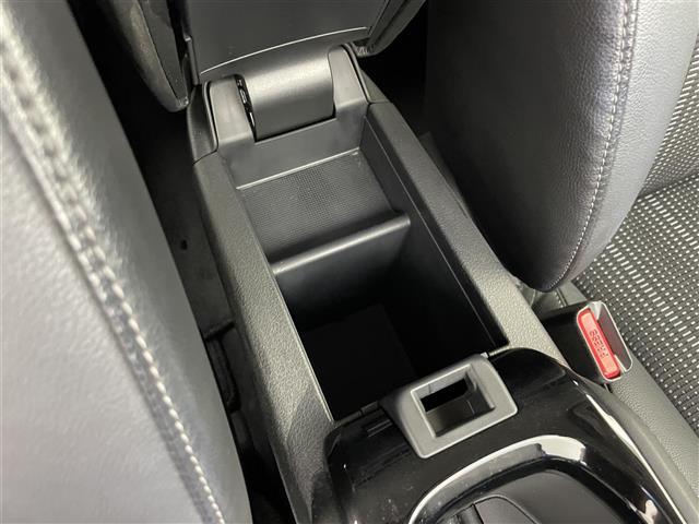 ヴェゼル ハイブリッドＸ・Ｌパッケージ　４ＷＤ　ワンオーナー　寒冷地仕様　純正ナビ　フルセグＴＶ　クルーズコントロール　オートライト　ＬＥＤヘッドライト　横滑り防止装置　ハーフレザーシート　シートヒーター　ドライブレコーダー　パドルシフト（27枚目）