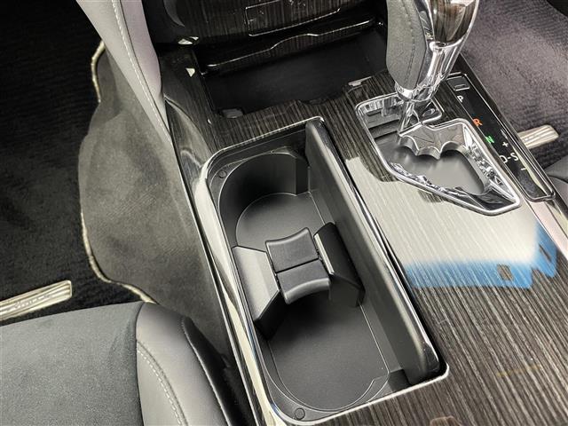 クラウンハイブリッド アスリートＳ　Ｆｏｕｒ　４ＷＤ　純正ナビ　フルセグＴＶ　バックカメラ　社外ＡＷ付き冬タイヤ積込　レーダークルーズコントロール　プリクラッシュセーフティ　レーンキープアシスト　ＬＥＤヘッドライト　オートライト　クリアランスソナ（30枚目）