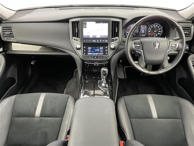 クラウンハイブリッド アスリートＳ　Ｆｏｕｒ　４ＷＤ　純正ナビ　フルセグＴＶ　バックカメラ　社外ＡＷ付き冬タイヤ積込　レーダークルーズコントロール　プリクラッシュセーフティ　レーンキープアシスト　ＬＥＤヘッドライト　オートライト　クリアランスソナ（42枚目）