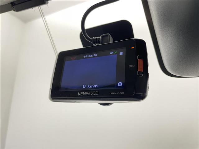 ムーヴキャンバス Ｘリミテッドメイクアップ　ＳＡＩＩ　社外ナビ　バックカメラ　ドライブレコーダー　両側パワースライドドア　衝突被害軽減システム　横滑り防止装置　アイドリングストップ　社外アルミホイール付冬タイヤ有　オートハロゲンライト　スマートキー（3枚目）