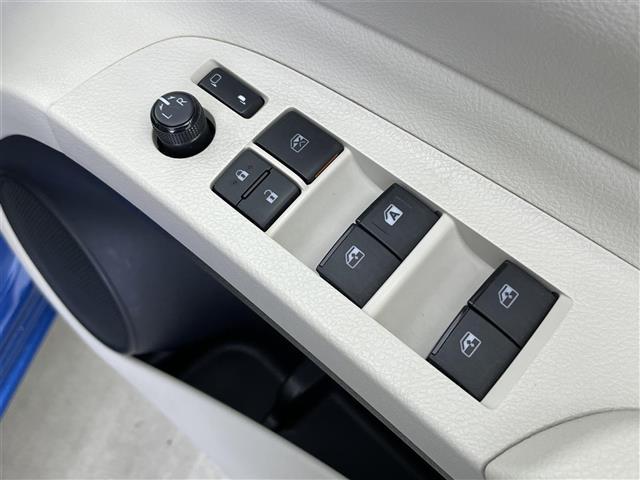 シエンタ Ｘ　社外ナビ　バックカメラ　ＥＴＣ　片側パワースライドドア　衝突被害軽減システム　レーンキープアシスト　横滑り防止装置　社外フロアマット　ＬＥＤライト　オートマチックハイビーム　社外アルミホイール（14枚目）