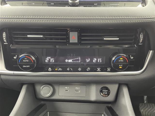 エクストレイル X e-4ORCE 純正12型ナビ 全方位カメラ ETC デジタルインナーミラー レザーシート パワーシート メモリシート シートヒーター ハンドルヒーター プロパイロット コーナーセンサー 純正アルミホイール 保証書(8枚目)