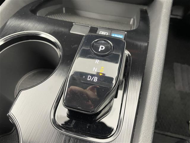 エクストレイル X e-4ORCE 純正12型ナビ 全方位カメラ ETC デジタルインナーミラー レザーシート パワーシート メモリシート シートヒーター ハンドルヒーター プロパイロット コーナーセンサー 純正アルミホイール 保証書(9枚目)