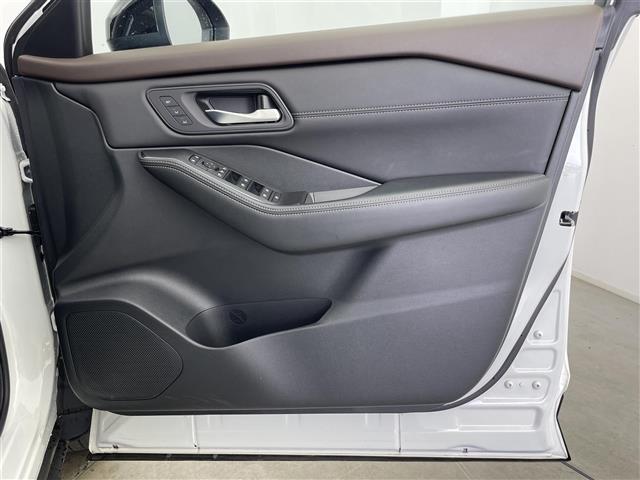 エクストレイル X e-4ORCE 純正12型ナビ 全方位カメラ ETC デジタルインナーミラー レザーシート パワーシート メモリシート シートヒーター ハンドルヒーター プロパイロット コーナーセンサー 純正アルミホイール 保証書(25枚目)