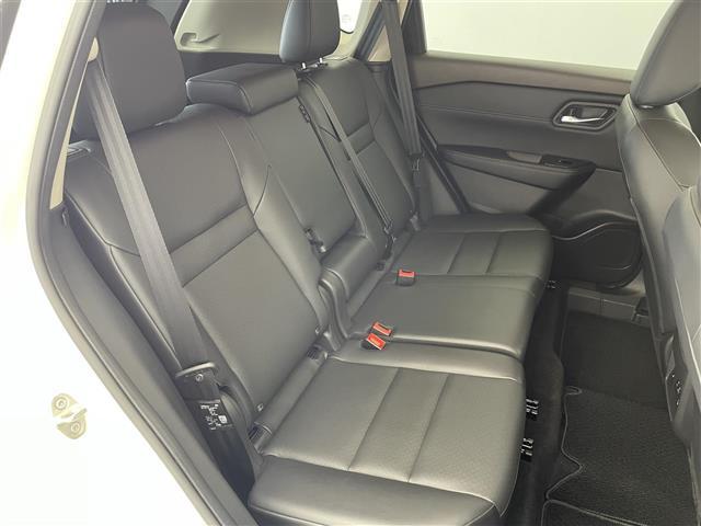 エクストレイル X e-4ORCE 純正12型ナビ 全方位カメラ ETC デジタルインナーミラー レザーシート パワーシート メモリシート シートヒーター ハンドルヒーター プロパイロット コーナーセンサー 純正アルミホイール 保証書(29枚目)