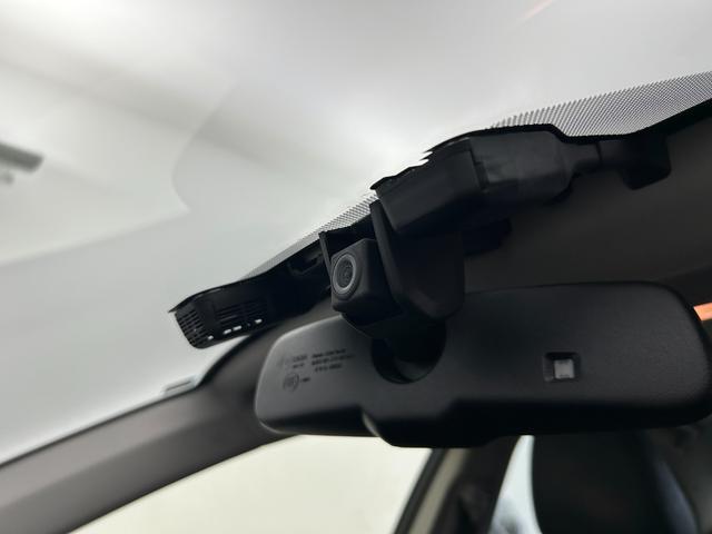 IS IS200t バージョンL 純正ナビ バックカメラ ETC レザーシート パワーシート メモリシート シートヒーター エアシート 衝突被害軽減システム レーダークルーズコントロール コーナーセンサー ブラインドスポットモニター(4枚目)