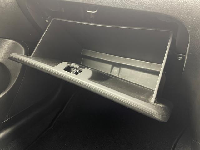 スイフト XG 社外メモリーナビ(AVIC-RZ102) ワンセグTV bluetooth バックカメラ ドライブレコーダー スマートキー スペアキー 社外マット ドアバイザー 横滑防止装置 保証書 取扱説明書(31枚目)