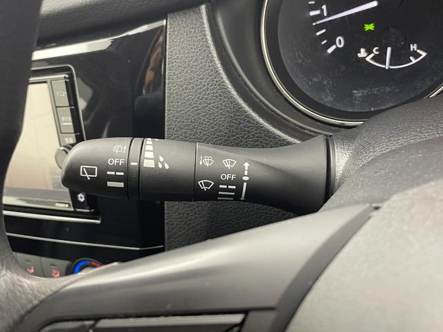 エクストレイル 20S Vセレクション 純正ナビ バックカメラ ETC 衝突被害軽減システム 横滑り防止装置 アイドリングストップ オートLEDライト 純正アルミホイール 純正フロアマット ミラーヒーター ダウンヒルアシストコントロール(13枚目)