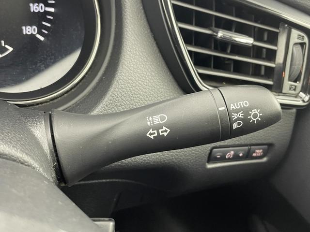 エクストレイル 20S Vセレクション 純正ナビ バックカメラ ETC 衝突被害軽減システム 横滑り防止装置 アイドリングストップ オートLEDライト 純正アルミホイール 純正フロアマット ミラーヒーター ダウンヒルアシストコントロール(14枚目)