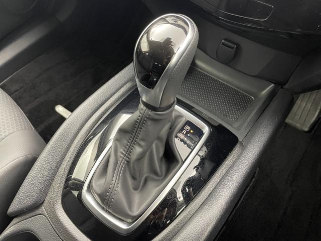 エクストレイル 20S Vセレクション 純正ナビ バックカメラ ETC 衝突被害軽減システム 横滑り防止装置 アイドリングストップ オートLEDライト 純正アルミホイール 純正フロアマット ミラーヒーター ダウンヒルアシストコントロール(21枚目)