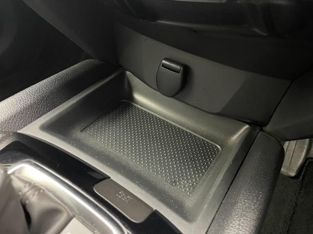 エクストレイル 20S Vセレクション 純正ナビ バックカメラ ETC 衝突被害軽減システム 横滑り防止装置 アイドリングストップ オートLEDライト 純正アルミホイール 純正フロアマット ミラーヒーター ダウンヒルアシストコントロール(26枚目)