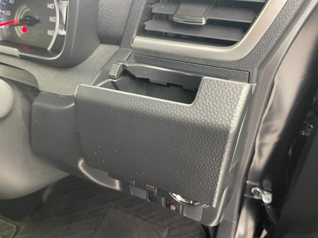 ルーミー カスタムＧ　純正９型ディスプレイオーディオ　バックカメラ　両側パワースライドドア　衝突被害軽減システム　レーダークルーズコントロール　コーナーセンサー　横滑り防止装置　純正アルミホイール　オートＬＥＤライト（23枚目）