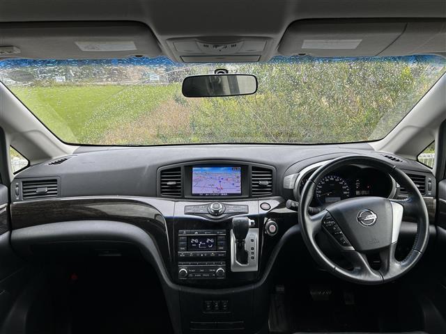 エルグランド 250ハイウェイスターブラックレザー 純正11型HDDナビ フルセグTV TVキャンセラー Bluetooth フリップダウンモニター アラウンドビューモニター コーナーセンサー ビルトインETC パワーシート 両側パワスラ 純正キセノン(2枚目)