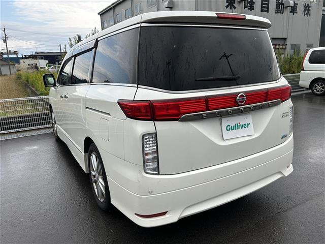 エルグランド 250ハイウェイスターブラックレザー 純正11型HDDナビ フルセグTV TVキャンセラー Bluetooth フリップダウンモニター アラウンドビューモニター コーナーセンサー ビルトインETC パワーシート 両側パワスラ 純正キセノン(3枚目)