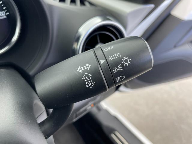 ロードスター Ｓレザーパッケージ　純正ナビ（ＣＤ　ＤＶＤ　フルセグＴＶ　ＢＴ　ＣａｒＰｌａｙ）バックカメラ　コーナーセンサー　ＥＴＣ　黒革　シートヒーター　ドラレコ（ＨＤＲ－３５２ＧＨ）衝突軽減　ＢＳＭシステム　アダプティブＬＥＤ（16枚目）